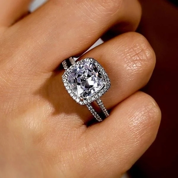 Elegant Silver Women's Ring Set - Picture 3 of 7